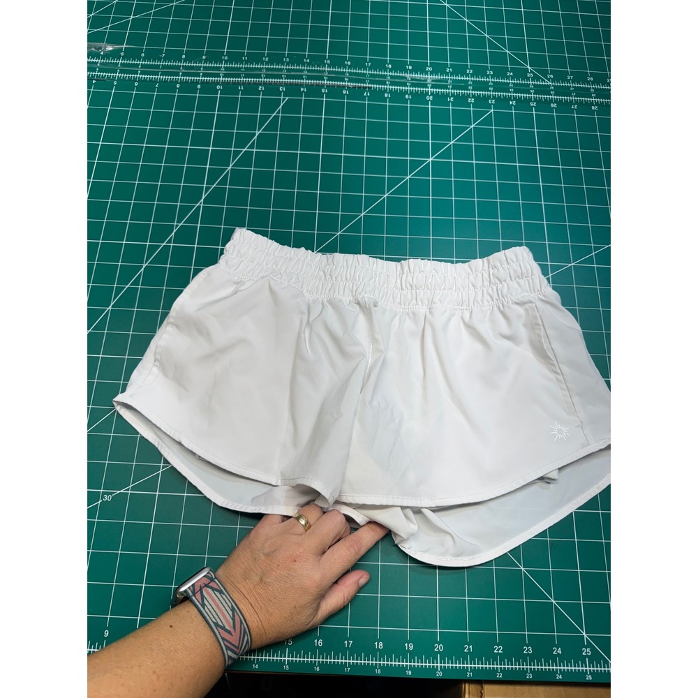 OFFLINE by Aerie Womens White Smocked Waist Running Shorts Size S P High Rise